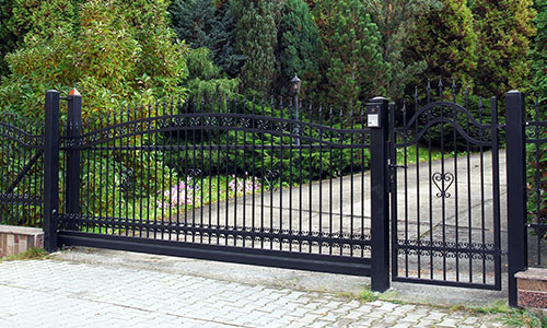 Retractable Gates Image